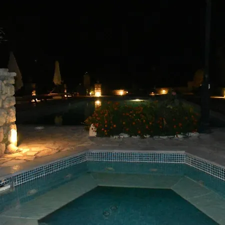Estate Dafnopanagia Magda Villa Asprogerakata