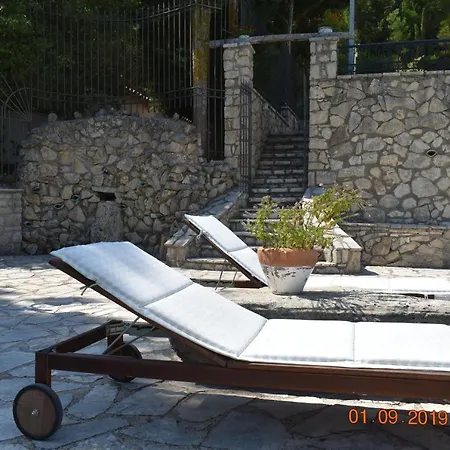 Estate Dafnopanagia Magda *