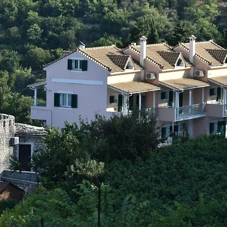 Estate Dafnopanagia Magda