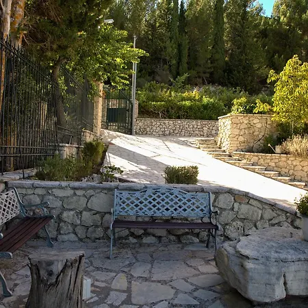 Villa Estate Dafnopanagia Magda Asprogerakata